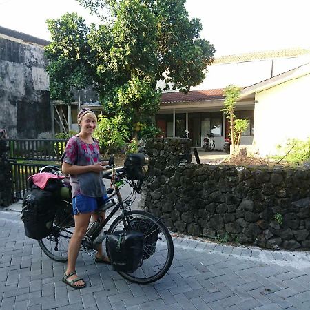 Appartamento Srikaloka 12 Kostel - For Female And Couple Yogyakarta Esterno foto