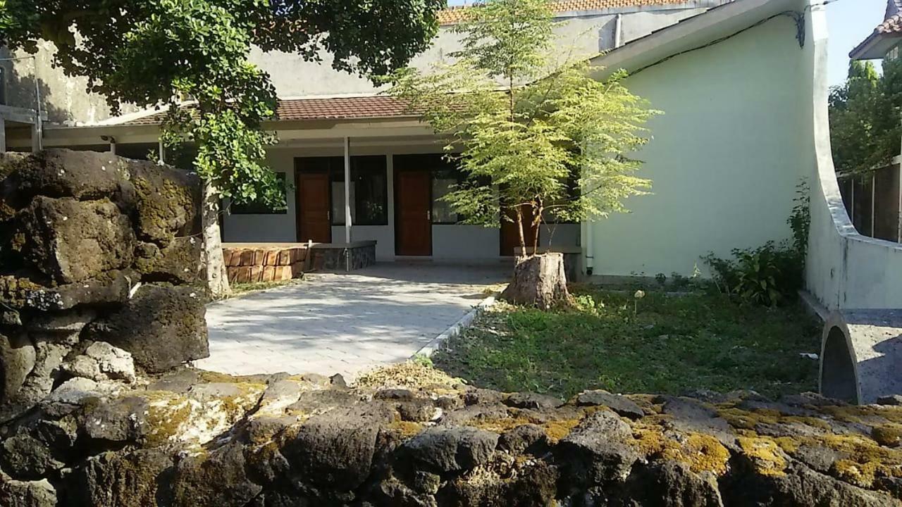 Appartamento Srikaloka 12 Kostel - For Female And Couple Yogyakarta Esterno foto